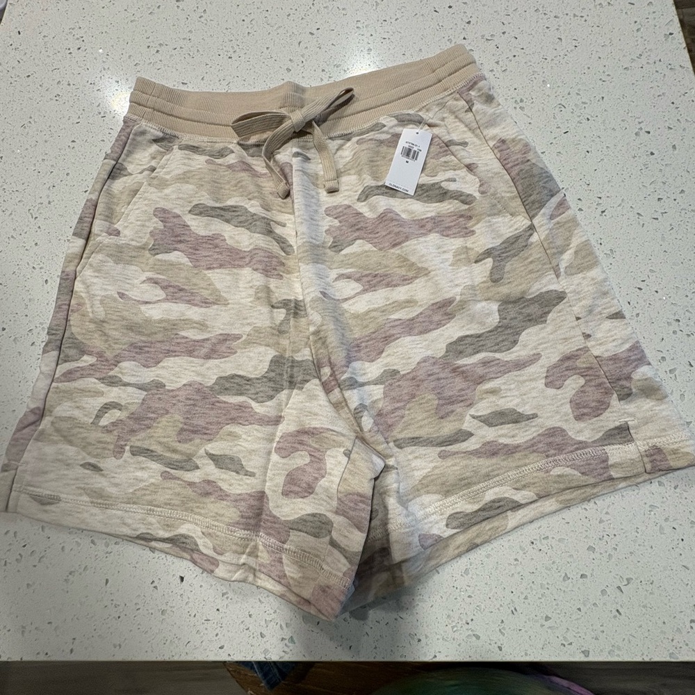 Old Navy Beige Casual Shorts Medium